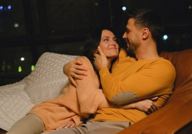 Apa Itu Sexcation? Liburan Penuh Manfaat Bersama Pasangan