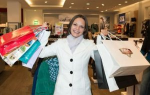 5 Manfaat Shopping Sendirian Kepuasan Belanja Maksimal!
