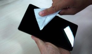  5 Cara Mudah Merawat Layar LCD pada Smartphone, biar Gak Baret 