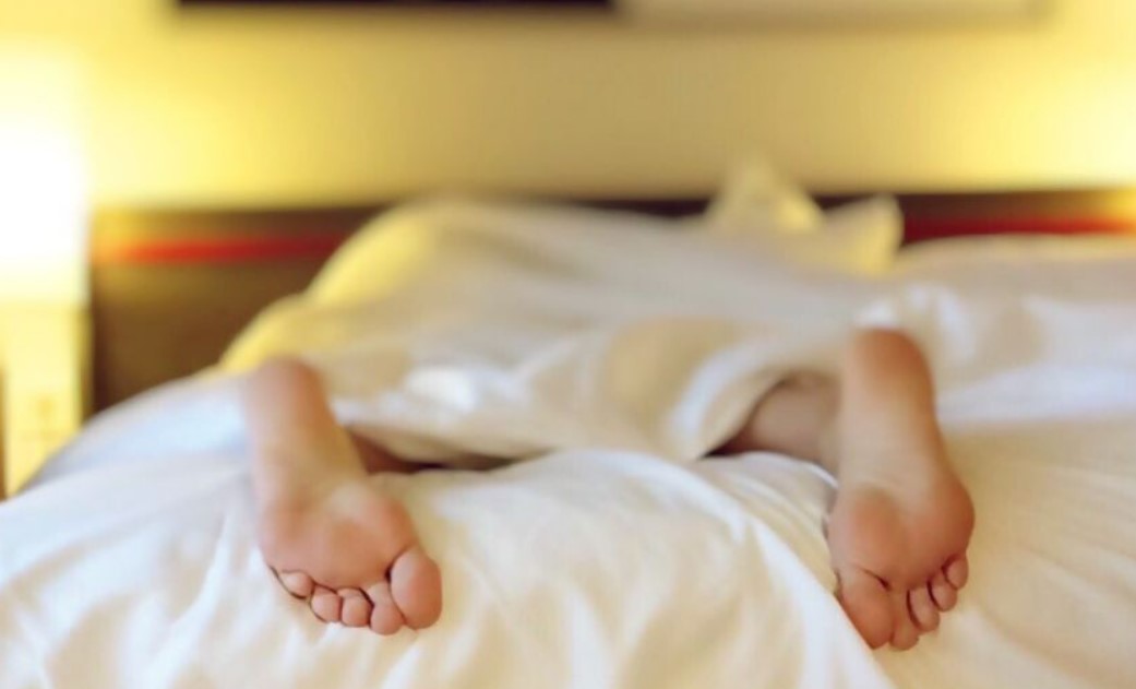 6 Manfaat Melakukan Peregangan Setelah Bangun Tidur, Bikin Happy!
