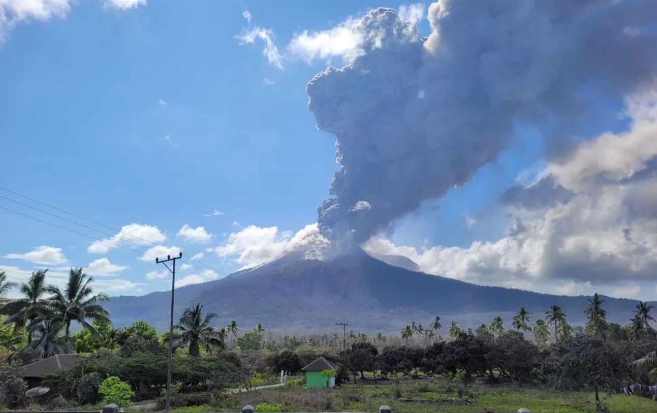 Erupsi Gunung Lewotobi